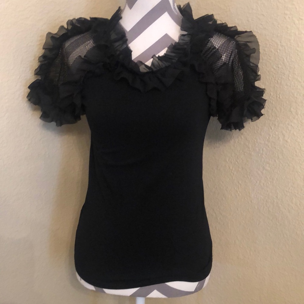 Black puff sleeve top